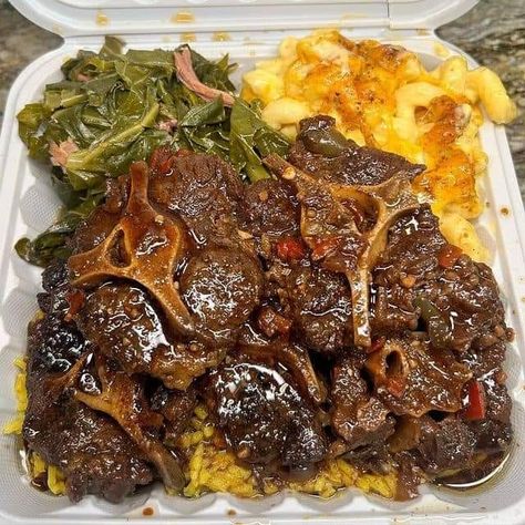 Jamaican Oxtail, Soul Food Recipes, Collard Greens Recipe, Oxtail Recipes, Jamaican Food, Food Babe, Cabbages, Food Therapy, Healthy Food Motivation