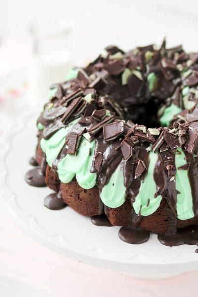 Grasshopper Bundt Cake has a gorgeous mint frosting and chocolate glaze. You won't be able to resist! Click through for recipe! Bundt Pan Recipes, Andes Mints, Mint Frosting, Easy Bundt Cake, Mix Chocolate, Peppermint Extract, Chocolate Bundt, Bundt Cake Recipe, Cheese Butter