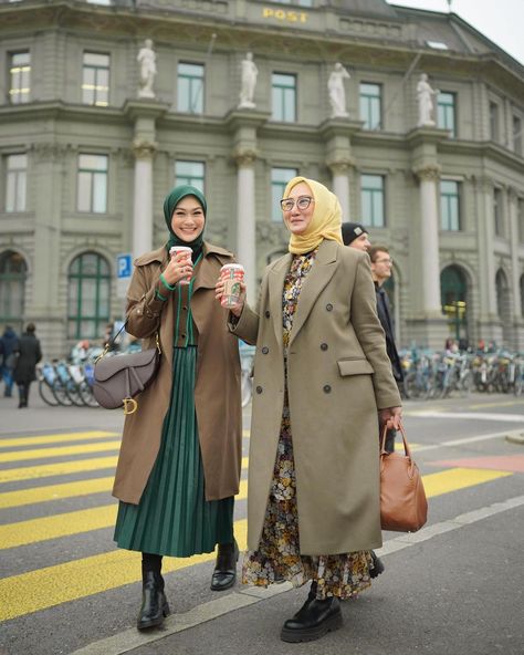 Fashion Outfits Business Casual, Fashion Outfits Business, Hijabi Fashion Winter, Business Casual Women, Preppy Winter Outfits, New Hijab, Modest Casual Outfits, Simple Casual Outfits, Preppy Winter