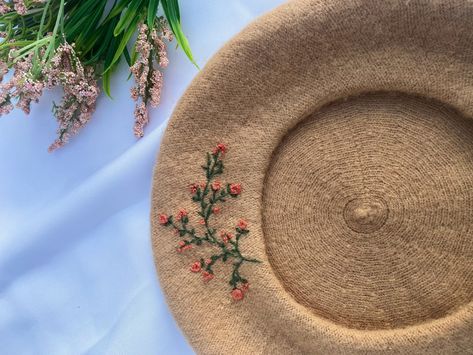 Embroidered Beret, Style Beret, Stock Flower, Embroidered Wool, Embroidery Gifts, Wool Berets, Holiday Market, Berets, French Style