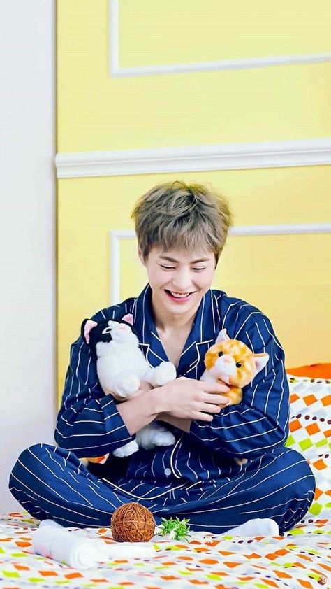 Xiumin EXO Photo Collection | Exo Xiumin Wallpaper Xiumin Cute, Happy Playlist, Kim Minseok Exo, Exo Official, Exo Lockscreen, Exo Ot12, Baekhyun Chanyeol, Kim Min Seok, Exo Xiumin