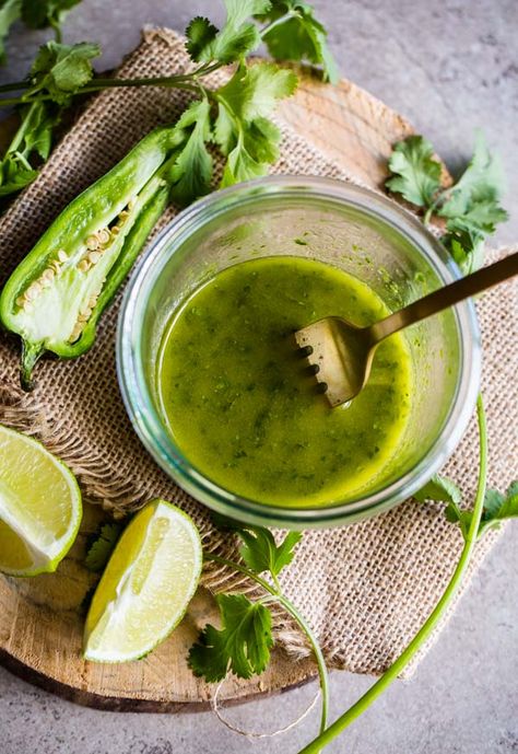 Guacamole Greens Salad with Lime Cilantro Jalapeno Vinaigrette--an easy, incredibly filling healthy main course salad! Cilantro Lime Jalapeno Dressing, Cumin Lime Vinaigrette, Jalapeno Lime Vinaigrette, Arbonne Meals, Cilantro Chimichurri, Herb Vinaigrette, Cilantro Lime Vinaigrette, Basil Vinaigrette, Flavored Olive Oil