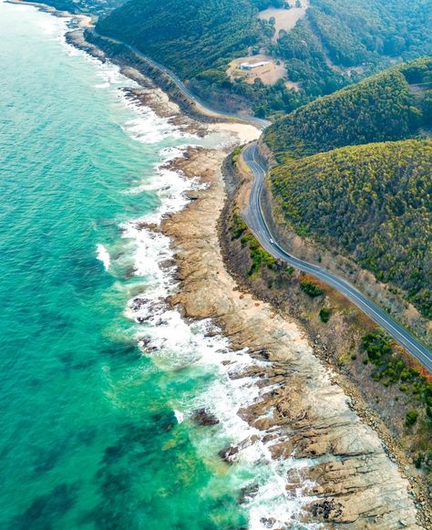 🚗 #GreatOceanRoadDrive 🌊 Cars driving on Great Ocean Road, Victoria, Australia - aerial view. Cars Driving, Australia Landscape, Great Ocean Road, Victoria Australia, Scenic Drive, Great Barrier Reef, Pacific Ocean, Aerial View, Sydney Opera House