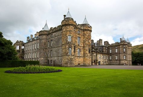 Great Britain. Scotland. Edinburgh. The Palace Of Holyroodhouse. Elizabeth House, Sandringham House, Holyrood Palace, Anmer Hall, Marie Stuart, London Queen, Scotland History, Official Residence, Royal Family England