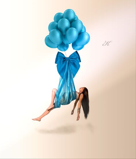 Maternity Shoot With Balloons, Floating Maternity Photoshoot, Balloon Maternity Photoshoot, Floating Maternity Shoot, Floating Photoshoot, Ballon Photoshoot Ideas, Balloon Photoshoot Ideas, Babybump Photoshoot, Creative Maternity Pictures