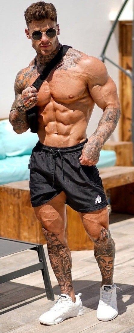 Gym Tattoo, Black Men Beards, Gym Guys, Muscle Hunk, Inked Men, Boy Models, Aesthetic Guys, Muscular Men, Male Physique