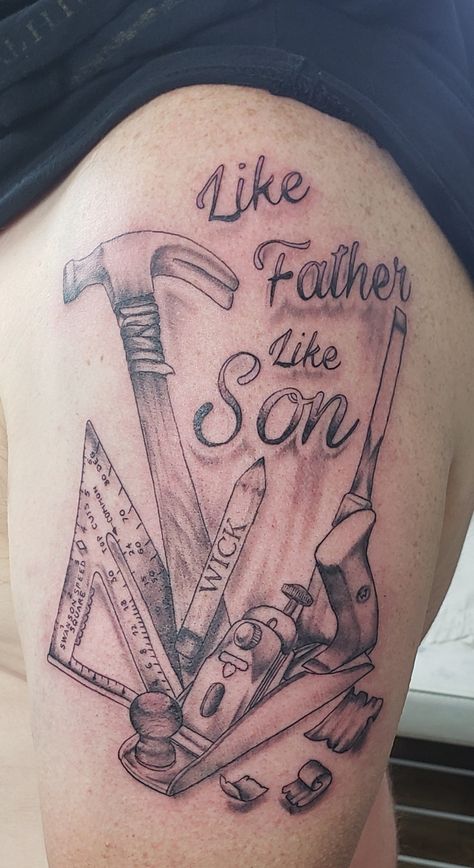 #carpentertattoo #likefatherlikeson Construction Tattoo For Men, Woodworking Tattoo Ideas, Woodworking Tattoo, Cash Tattoo, Welding Tattoo, Plant Building, Half Sleeve Tattoos Drawings, On Tattoo, Tattoo For Son