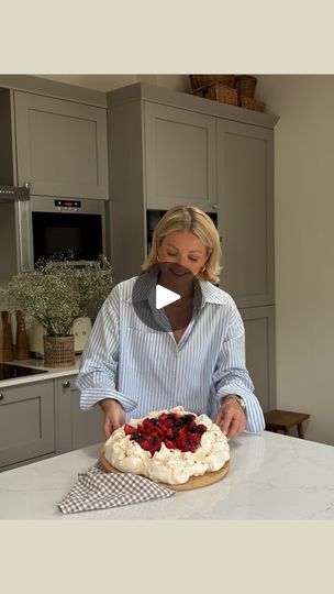 146K views · 13K reactions | One of the best summer deserts 🍓 summer berry pavlova recipe 👇🏻

Ingredients…
For the meringue:
4 egg whites
250g caster sugar 
1 tsp white vine vinegar, cornflour and vanilla extract 
Topping: 
350ml double cream
4 tbsp icing sugar 
Summer berries 
Raspberry coulis 

Method: 
* Heat oven to 150C/130C fan 
* Mark out the circle of how big/small you want your meringue on a sheet of baking paper
* Whisk 4 egg whites until they form stiff peaks, then whisk in 250g caster sugar, 1 tbsp at a time, until the meringue looks glossy.
* Whisk in 1 tsp white wine vinegar, 1 tsp cornflour and 1 tsp vanilla extract.
* Spread the meringue mixture inside the circle creating a crater by making the sides a little higher than the middle.
* Bake for 1 hr, then turn off the hea Pavlova Cake Recipe, Mary Berry Pavlova, Berry Pavlova, Pavlova Dessert, Pavlova Cake, Meringue Pavlova, Laura Byrnes, Raspberry Coulis, Pavlova Recipe