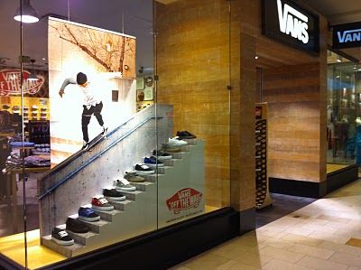 van's display wall - Google Search Hover Board, Skate Store, Retail Store Display, Vans Store, Display Wall, Skateboard Store, Skate Shop, Fitness Design, Shoe Display