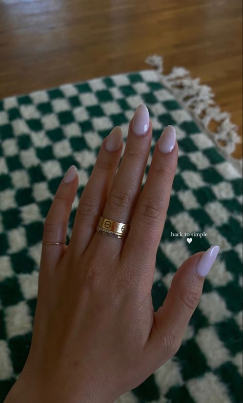 Short Summer Nails, Pink Nail Colors, Gold Minimalist Jewelry, Cartier Love Ring, Middle Finger Ring, Casual Nails, Almond Acrylic Nails, Get Ready For Summer, Nail Jewelry