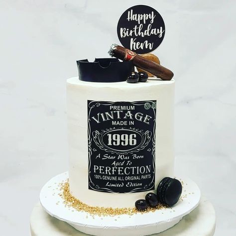 Mens 35th Birthday Cake, 40s Birthday Cake Men, 100th Birthday Cakes For Men, Birthday Cake Ideas For 50th Man, 48 Birthday Cake Men, 51st Birthday Cakes For Men, Man 30th Birthday Cake, Vintage Birthday Cakes For Men, 40tg Birthday Cake For Men