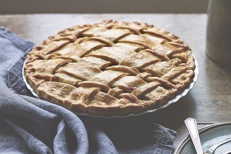 Cake Supply Store, British Baking Show Recipes, The Great British Baking Show, Great British Baking Show, British Baking Show, Perfect Apple Pie, Holiday Recipes Thanksgiving, Classic Apple Pie, Apple Pie Recipe