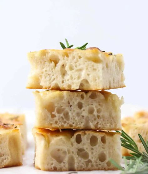 Easy Sourdough Focaccia Recipe (Perfect For Beginners!) Sourdough Focaccia Recipe, Foccacia Recipe, Butternut Squash Bread, Sourdough Focaccia, Recipe Using Sourdough Starter, Focaccia Bread Recipe, Sourdough Starter Discard Recipe, Homemade Sourdough Bread, Focaccia Recipe