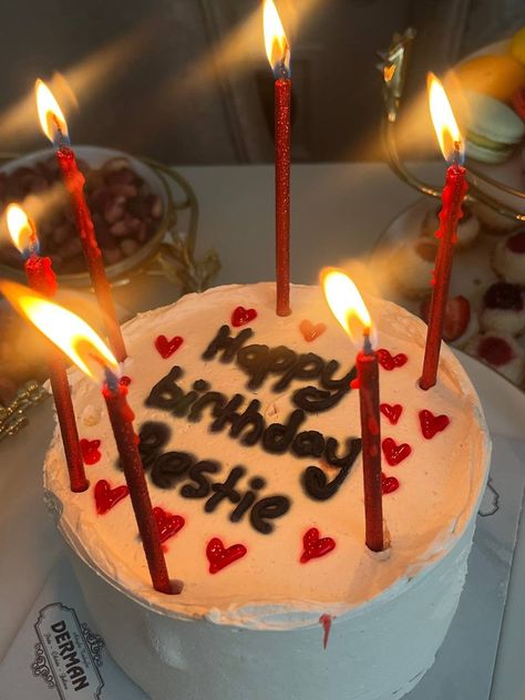 #birthday #cake #instagram Happy Birthday Bestie Cake, Friendship Cake, Best Frind, Cake Instagram, Happy Birthday Bestie, Bestie Birthday, Cake Pictures, Sister Quotes, Best Sister