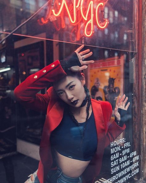 320 Likes, 6 Comments - kimikochan (@kimiko.chan520) on Instagram: “❤️ Super sweet beautiful Korean actress  @actressclara . Makeup by my talented @edisonznyc . .…” City Shoot, Night Portrait, Street Portrait, Fashion Photography Inspiration, Beauty Shots, Creative Portraits, People Photography, Korean Actress, Super Sweet