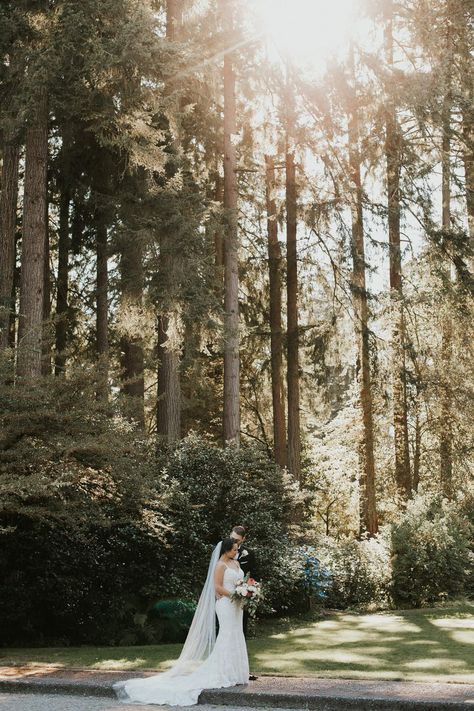 Lakewold Gardens Wedding, Glam Outdoor Wedding, Lakewood Washington, Wedding Venues Washington State, Lacy Wedding Dresses, Wedding Checklists, Washington Wedding Venues, Oregon Wine Country, Tacoma Wedding