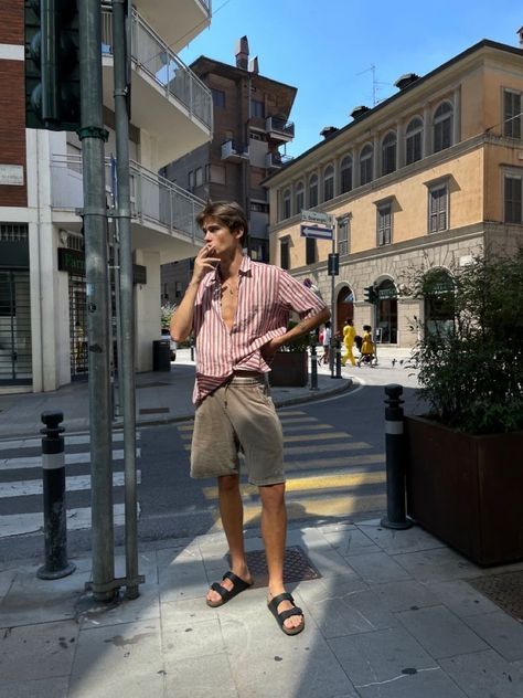 Spain Fits, Create A Wardrobe, Spiritual Fashion, Spanish Men, European Summer Outfits, Spanish Fashion, Boys Summer Outfits, Mens Outfit Inspiration, Elegante Casual