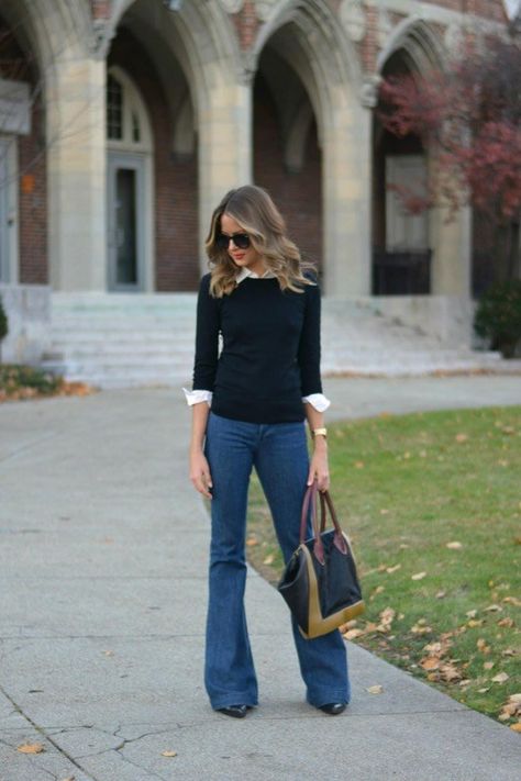 ClioMakeUp-pantaloni-zampa-jeans-flared-maglione 70 Outfits, Boho Mode, Best Casual Outfits, Outfit Jeans, Mode Casual, Boot Cut Denim, Flared Jeans, Mode Inspiration, Work Fashion