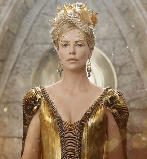 Christmas Past - Hair & Makeup Queen Ravenna, Snowwhite And The Huntsman, Colleen Atwood, The Huntsman, Evil Queens, Atomic Blonde, Ice Queen, Jessica Chastain, Evil Queen