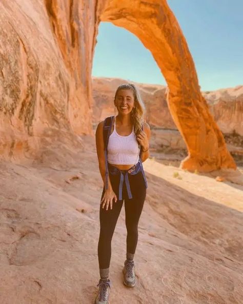 Moab Outfits, Utah Hike Outfit, Moab Hiking Outfit, Utah Hiking Outfit Summer, Utah Trip Outfits, Moab Outfit Ideas, Utah Outfits Spring, Utah Travel Outfit, Moab Utah Outfits