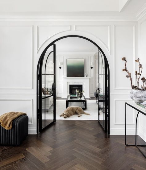 New Classic Apartment, New Classic House, Neoclassical Apartment, Archway Door, Modern French Interior Design, Arch Opening, Modern Classic Interior Design, Colonial Chic, Classic Apartment