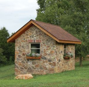 Small Stone Cottage, Stone House Plans, Small Stone House, Stone Cabin, Random Shapes, Natural Stone Veneer, Stone Cottages, Old Stone Houses, Stone Architecture