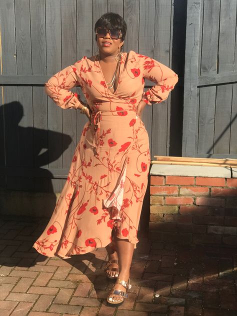 Summer dress, wrap dress Garden Wedding Dress Guest, Plus Size Summer Dress, Wedding Guest Outfit Spring, Summer Wrap Dress, Extra Fashion, Curvy Wedding, Plus Size Wedding Guest Dresses, Pool Party Outfits, Garden Wedding Dresses