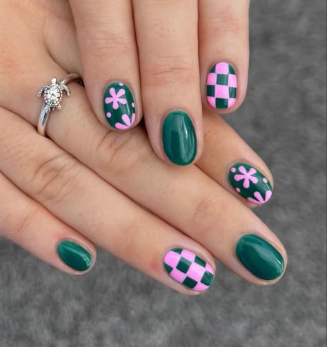 Checkered Nails, Retro Nails, Cute Gel Nails, Her Nails, Short Nail Designs, Funky Nails, Minimalist Nails, Short Acrylic Nails, Cute Acrylic Nails