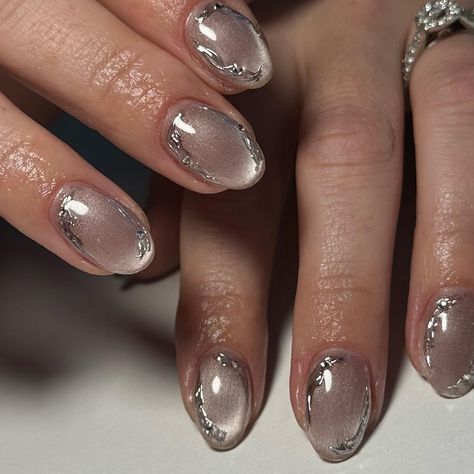 Ooooobsessed with these, cat eye & silver molten lava✨ Natural nail structured mani #nails #nailart #naildesigns #nailsofinstagram #nailsnailsnails #nailsmagazine #nailsonfleek #nailstyle #nailtrends #gelxnails #gelx #nailartist #nailinspo #summernails #elegantnails #fancynails #cateyenails #silvernails #naturalnails Cats Eye And Chrome Nails, Cat Eye Inspo Nails, Cat Eye With Design Nails, Cat Eye Nails Silver, Molten Nails, Cat Eye And Chrome Nails, Cat Eye Nails With Design, Nail Cat Eye Design, Chrome Cat Eye Nails