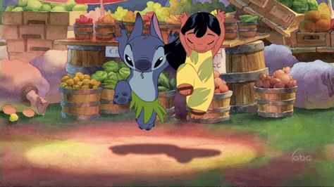 Imagen de cute, dancing, and funny Humor Disney, Disney Gifs, Lilo And Stitch Quotes, Images Disney, Lilo Y Stitch, Disney Gif, Disney Life, Disney Lilo, Disney Stitch