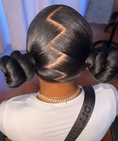 Gothic Hair Accessories, Baddie Hair, Women's Haircut, Low Ponytail Hairstyles, Bar Business, Braids Ponytail, Sleek Ponytail Hairstyles, Simple Hairstyles, Quick Weave Hairstyles