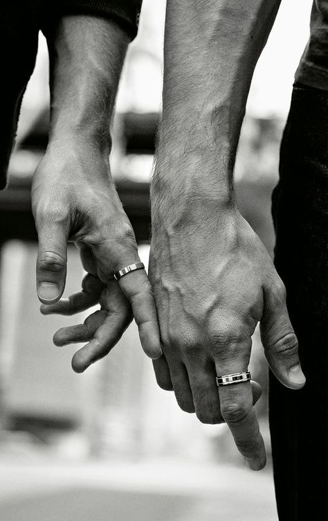 Couple Hands, Hand Photography, Mm Romance, Photographie Portrait Inspiration, Hand Reference, Gay Wedding, Photo Couple, Couple Photography Poses, Gay Love