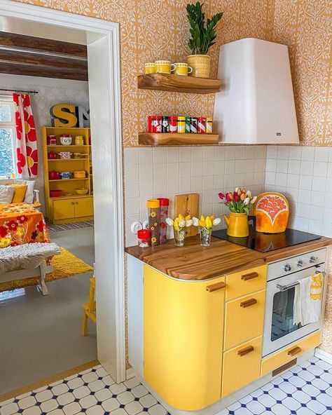 Boho Kitchen Ideas, Casa Vintage, Deco Retro, Yellow Kitchen, Boho Kitchen, Decoration Inspiration, Dream House Decor, Retro Kitchen, Dream Home Design