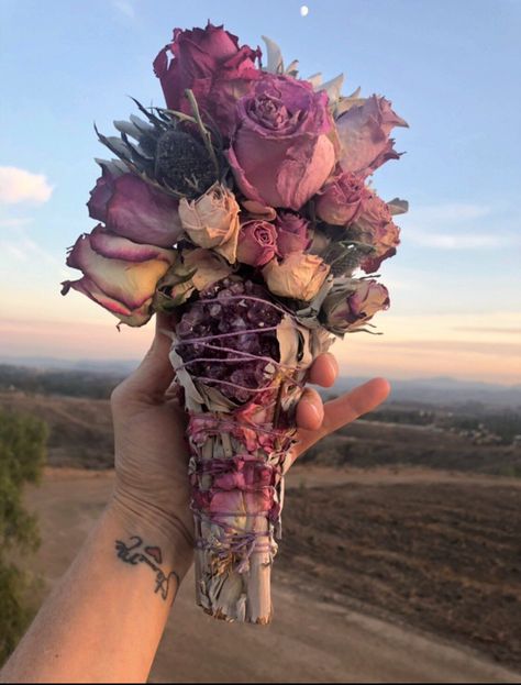 Witchy Bouquet, Herbal Witch, Nordic Wedding, Sage Plant, Dried Roses, Crystal Bouquet, Drying Roses, How To Dry Sage, Amethyst Healing