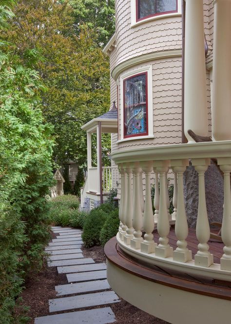 Victorian Houses and Details to Tickle Your Fancy - Town & Country Living Victorian Colonial House, Colonial Home Landscaping, Exterior Window Trim Ideas, Home Landscape Design, Homes Design Ideas, Pergola Deck, Victorian Porch, Front Yards Curb Appeal, Victorian Exterior