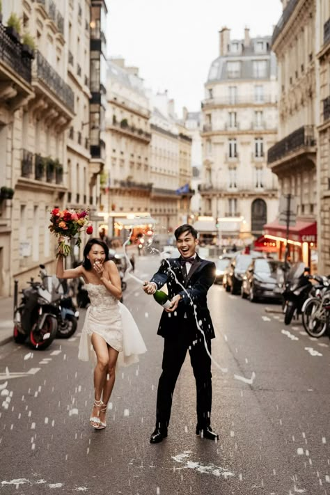 Paris Elopement Photography, Princess Wedding Theme, Pre Wedding Photoshoot Theme, Paris Engagement Photos, London Photoshoot, Nyc Wedding Photos, City Wedding Photos, Elopement Planner, Paris Couple