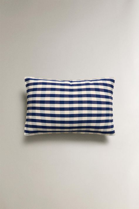 GINGHAM COTTON THROW PILLOW COVER X TENSIRA - Navy blue | ZARA United States Pillows Bedroom, Check Design, Modern Scandinavian, Cotton Throw, Cushion Inserts, Cushion Filling, Cotton Throws, Cotton Throw Pillow, Gingham Check