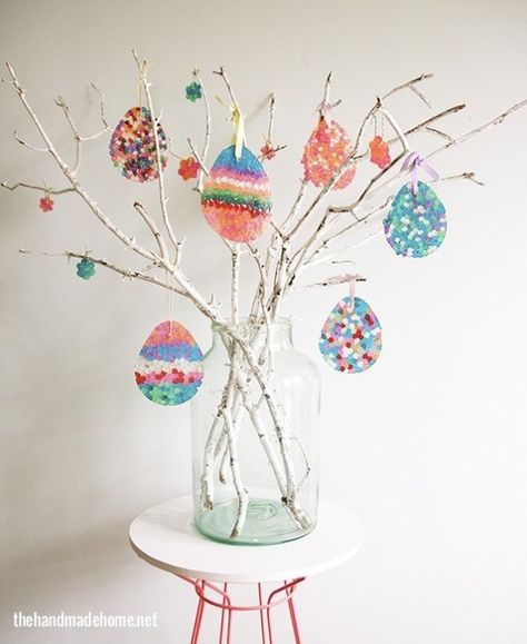 easter_egg_tree_sun_catchers Easter Egg Tree Diy, Easter Tree Diy, Easter Craft Activities, Unique Easter Eggs, Naturally Dyed Easter Eggs, Diy Tree Decor, Easter Egg Tree, Egg Tree, Easter Tree Decorations