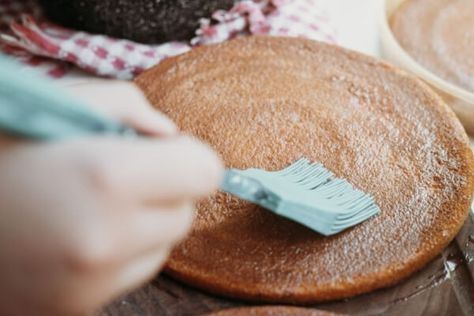 3 Fool-Proof Ways to Keep Your Cakes Moist After Baking How To Make Cake More Moist, Keeping Cakes Moist, How To Moisten A Cake, How To Keep A Cake Moist, Moist Cake Tips, How To Keep Cake Moist After Baking, Fools Cake Recipe, How To Keep Cakes Moist, Keep Cake Moist