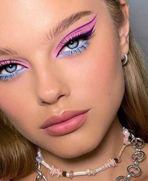 Gray Contact Lenses, Layout Makeup, Day Eye Makeup, Pastel Eyeshadow, Makeup Ojos, Eye Makeup Images, Natural Prom Makeup, Eye Makeup Looks, Barbie Makeup