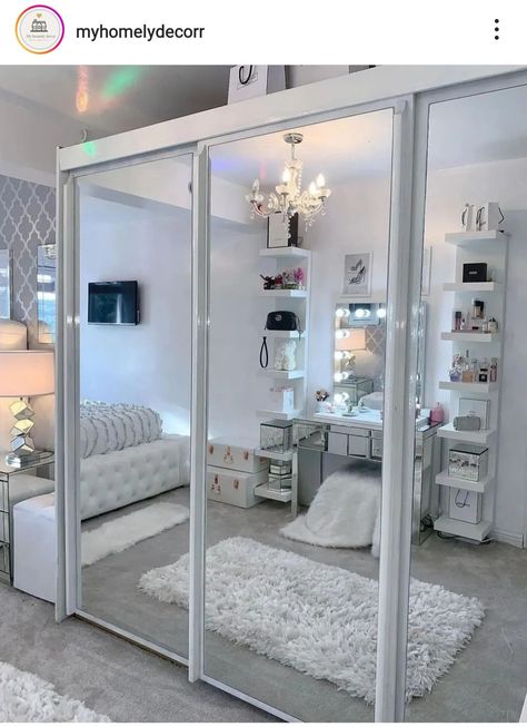 Mirrored Closet, Luxury Room Bedroom, Classy Bedroom, Beauty Room Decor, Bedroom Decor For Teen Girls, Redecorate Bedroom, Teen Bedroom Decor, Luxury Rooms, Girl Bedroom Decor