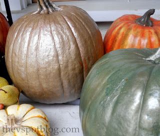 Making metallic pumpkins for Fall, by breaking basic spray painting rules. Metallic Pumpkins, Pumpkin Spray, Paint Pumpkin, Fall Favorites Recipes, Metal Pumpkins, Plastic Pumpkins, Pumpkin Carving Templates, Fall Deco, Pumpkin Fall Decor