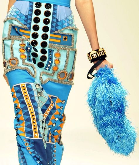 Holly Fulton Embellished Knitwear, Loud Fashion, Blue Atmosphere, Historical Fashion 1700s, Holly Fulton, Patterned Trousers, Runway Inspiration, Glamorous Fashion, Runway Details