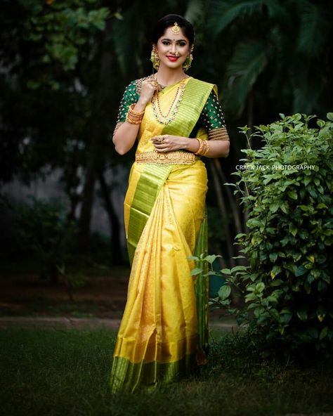 Yellow Bridal Saree, Marriage Saree, Green Blouse Designs, Elegant Sarees, Saree Kanchipuram, Single Pic, Ethnic Beauty, Saree Blouse Styles, Hindi Worksheets