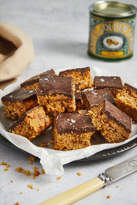 Two of our favourite things - Flapjacks and Chocolate all in one delicious place!

Top tip: add a sprinkle of salt to bring out the chocolatey flavour! Chocolate Flapjacks, Golden Syrup, Cake Tins, Family Favorites, Chocolate Covered, Chocolate Lovers, Vegan Gluten Free, Syrup, Chocolate Chip