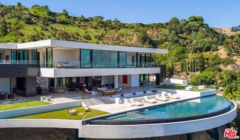 Hollywood Hills Homes, Dream Mansion, Robb Report, Celebrity Homes, Modern Mansion, Mansions Luxury, Hollywood Hills, Los Angeles Homes, Celebrity Houses