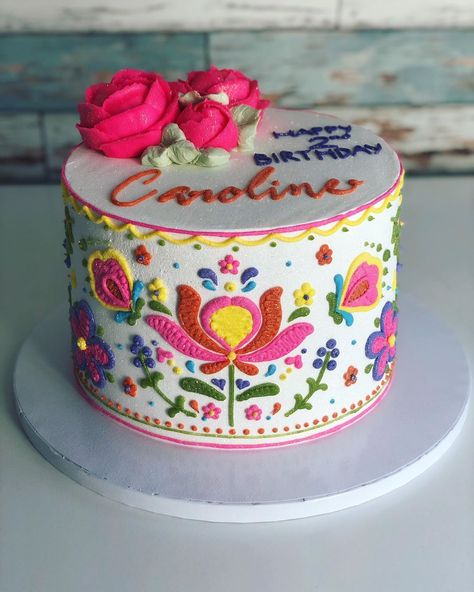 Mexican Party Cake Ideas, Cake Mexican Theme, Mexican Cake Ideas Birthdays, Mexican Theme Birthday Cake, Mexican Cake Decoration, Mexican Inspired Cake, Mexican Style Cake, Mexican Party Cake, Simple Mexican Theme Cake