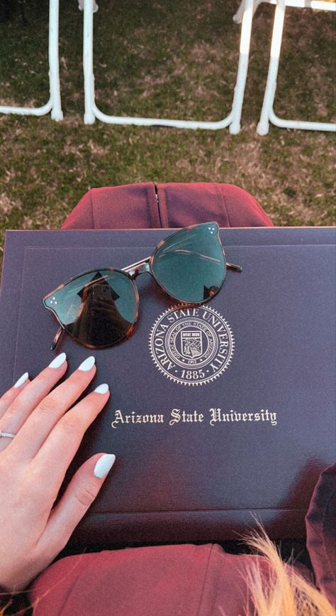 Arizona State Graduation Pictures, Arizona State University Graduation, Asu Graduation, Fall Graduation Pictures College, Arizona State University Aesthetic, Degree Aesthetic, Asu Aesthetic, University Graduation Aesthetic, College Graduation Aesthetic