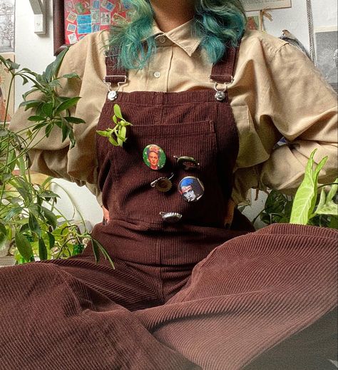 Natashacore Outfits, Plant Clothes Aesthetic, Cute Gardener Outfit, Coggetacore Outfit, Over The Garden Wall Inspired Outfits, Plantcore Outfits, Horticulture Outfit, Farmer Outfit Aesthetic, Botanist Aesthetic Outfit