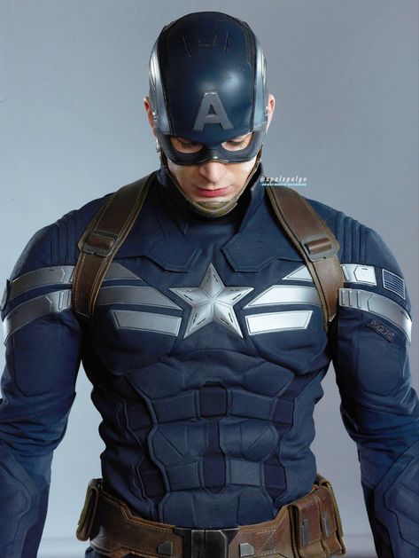 captain america Steve Rogers Aesthetic, Captain America Suit, Hawkeye Comic, Stealth Suit, Captain America Cosplay, Captain Rogers, Captain America Winter Soldier, Steve Rogers Captain America, Avengers Comics